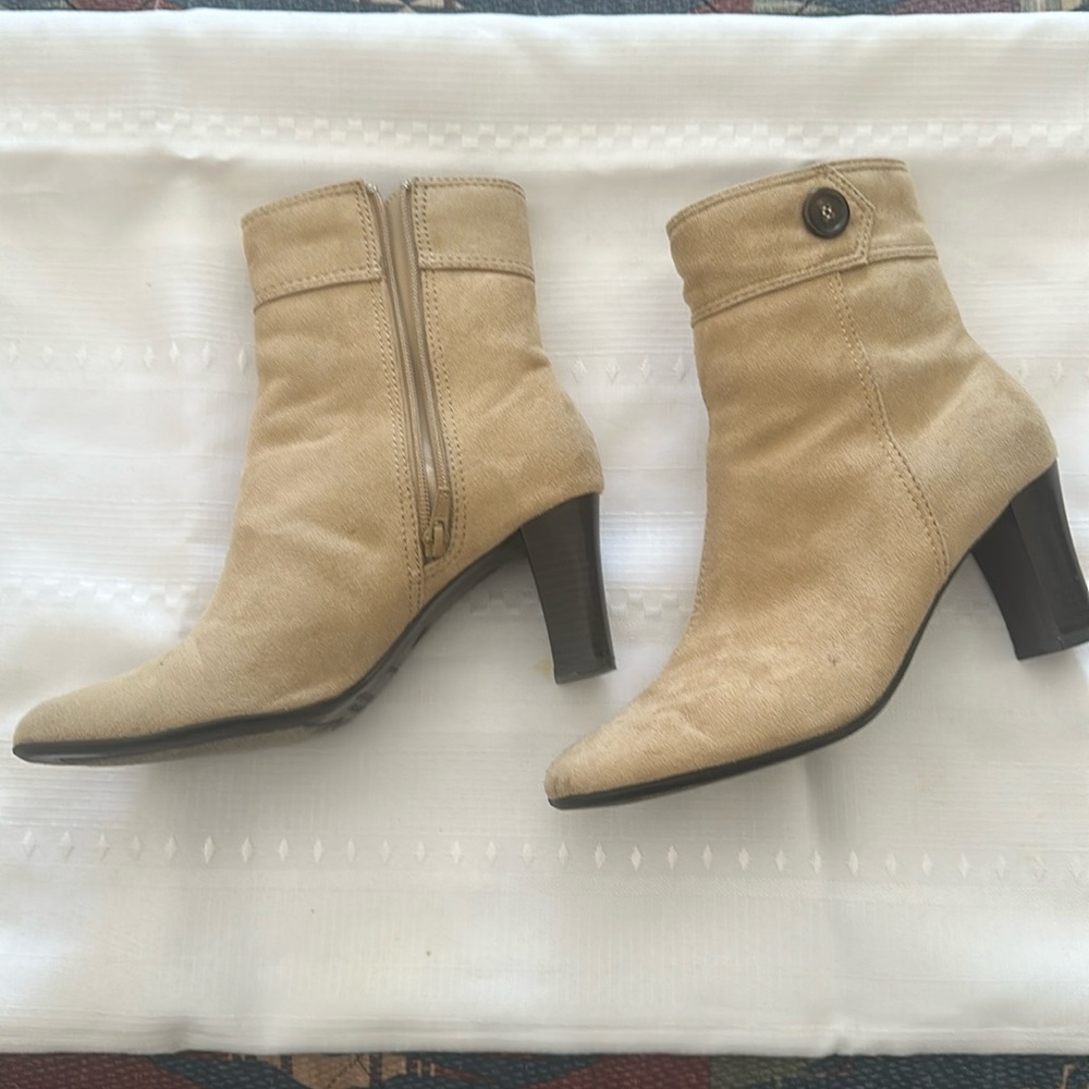 Suede Boots 7 1/2
